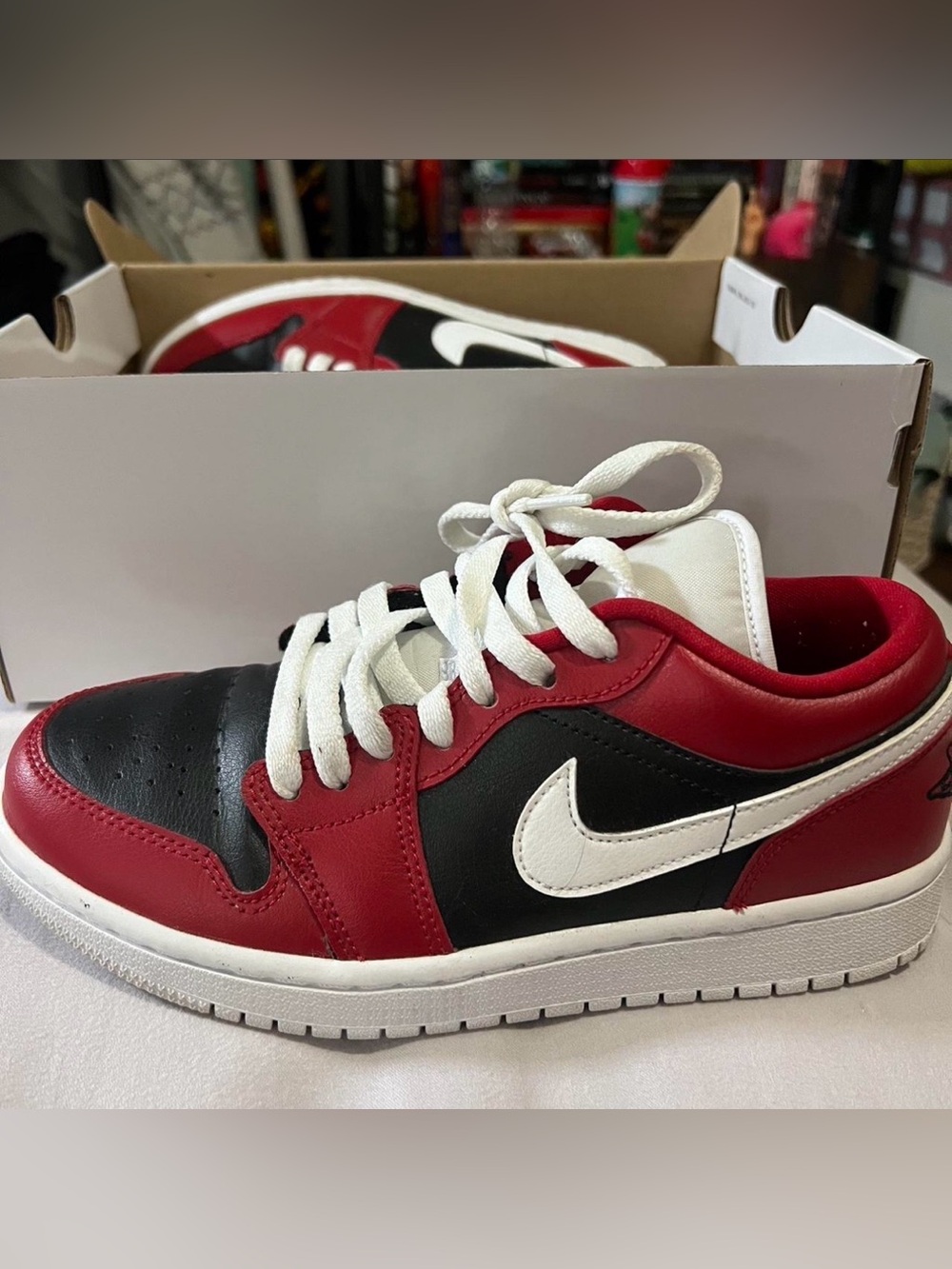Nike Air Jordan 1 Low - Black/Red/White